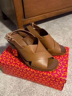 BNIB Tory Burch Tan Leather Block Heel Slingback Sandal